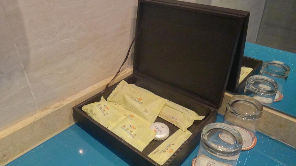Guangzhou Junshan Hotel - Shuttle Bus For Canton Fair Kültér fotó